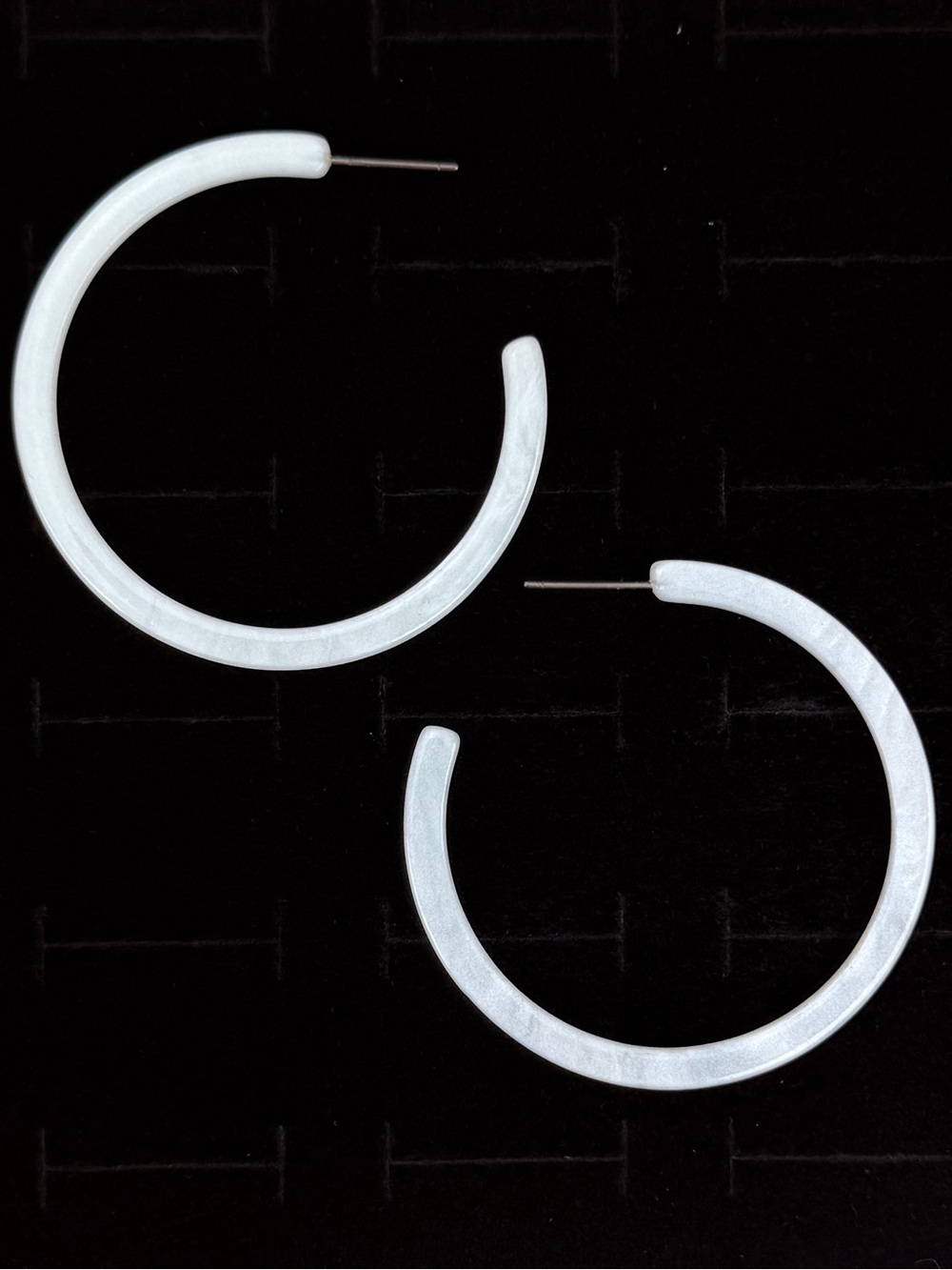 Vintage lightweight lucite, off white open hoop pierced earrings